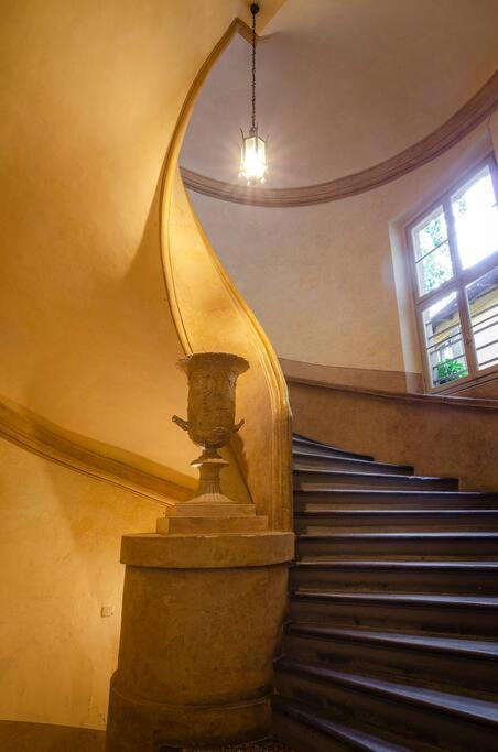 Casa Aldrovandi: Elegante E In Centro Storico Болонья Экстерьер фото