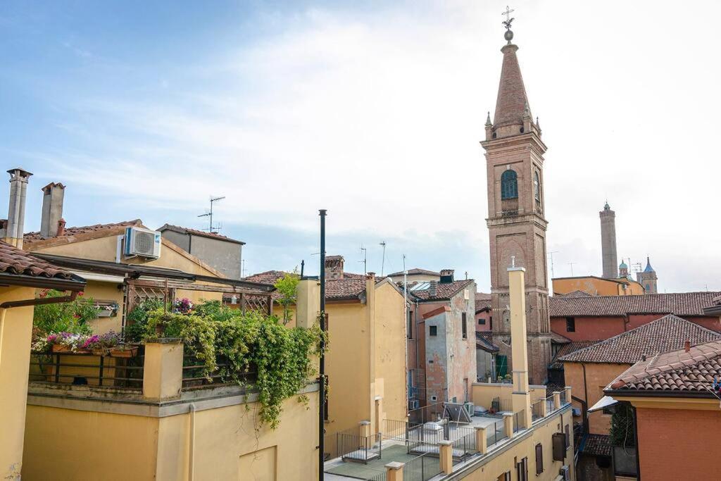 Casa Aldrovandi: Elegante E In Centro Storico Болонья Экстерьер фото